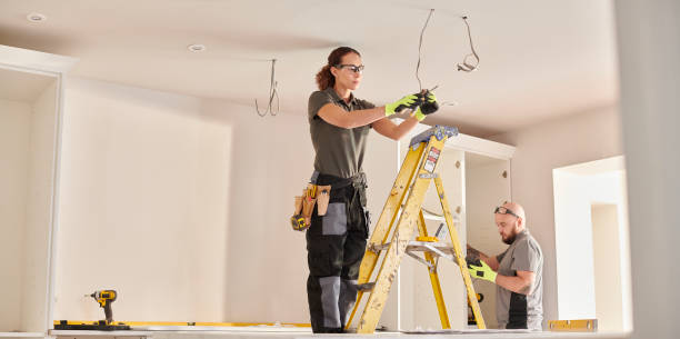 Best Affordable Emergency Electrician  in La Croft, OH